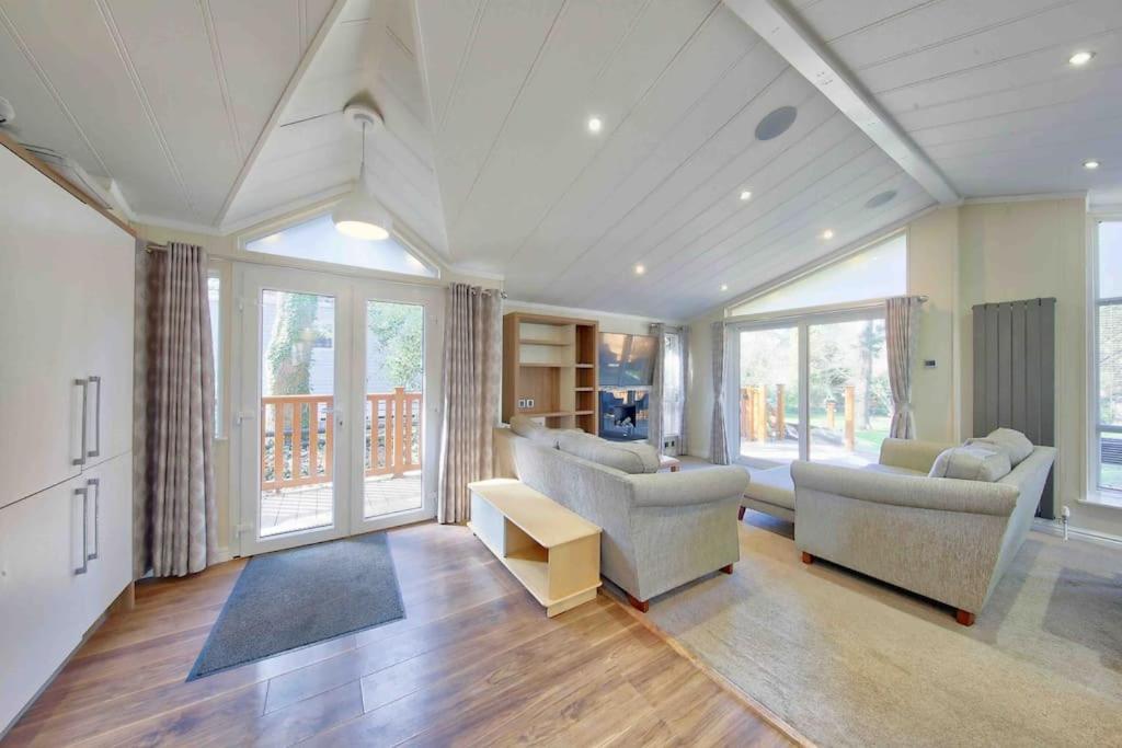 New Forest Lodge - 194 No Pets ฟอร์ดิงบริดจ์ ภายนอก รูปภาพ
